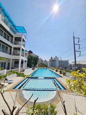 Piscine extérieure