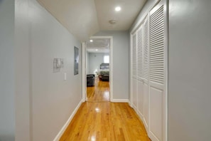 Interior - Spacious and Comfortable 1 Bed 25 km from Gillette (Milton)