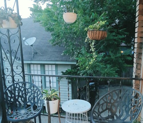Quiet 2 Bdrm Apt in the Heart of Baton Rouge Close to Anything a Traveler Needs