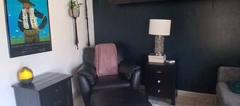Quiet 2 Bdrm Apt in the Heart of Baton Rouge Close to Anything a Traveler Needs