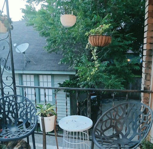 Quiet 2 Bdrm Apt in the Heart of Baton Rouge Close to Anything a Traveler Needs