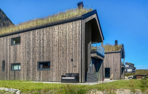 6 bedroom lovely home in Brokke