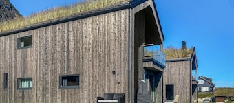 6 bedroom lovely home in Brokke