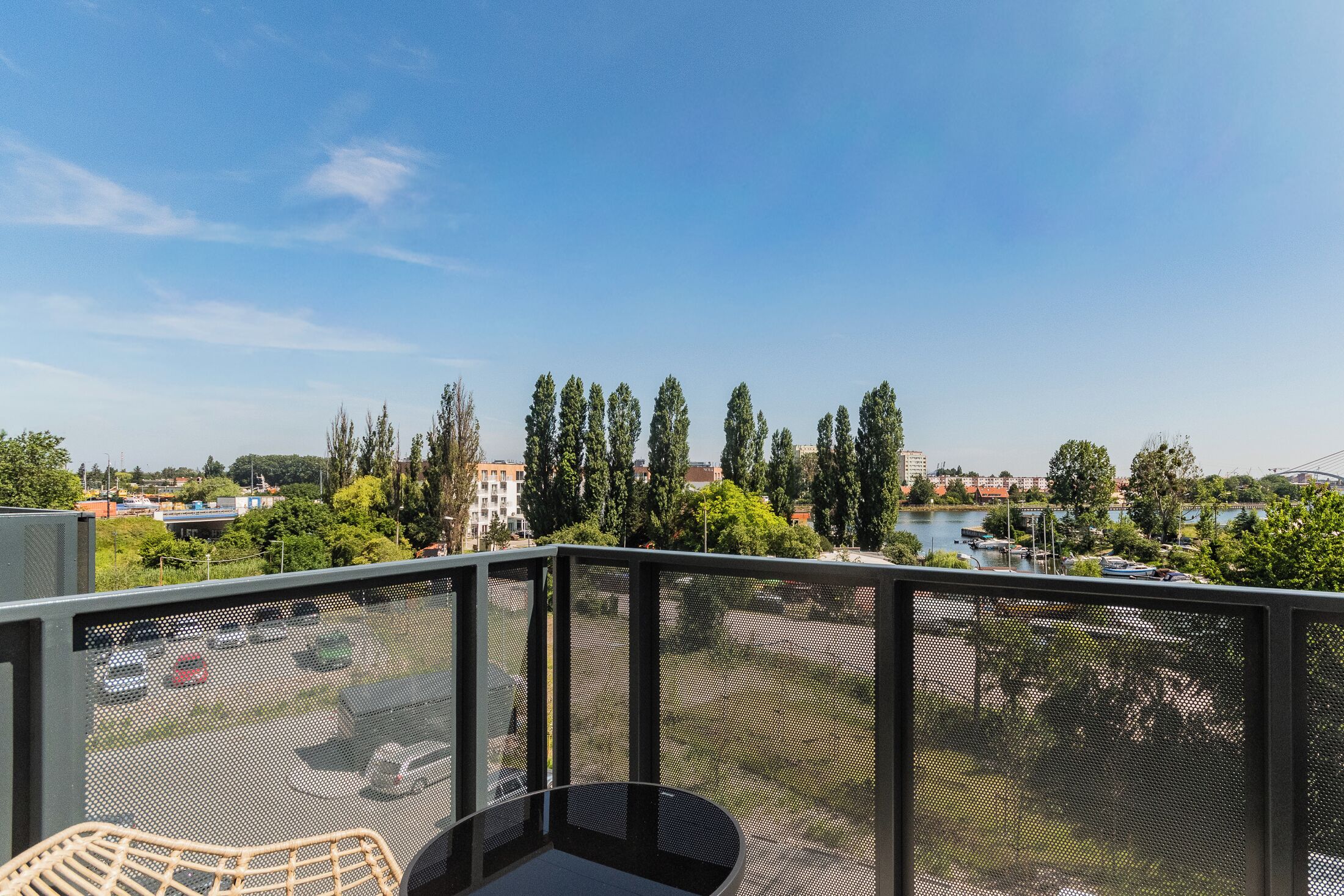 Apartamento Confort, balcón | Jardines del alojamiento