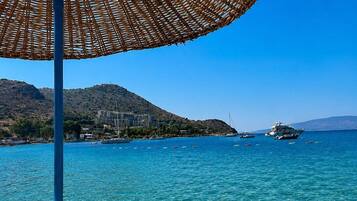 Playa privada, servicio gratuito de transporte a la playa y tumbonas