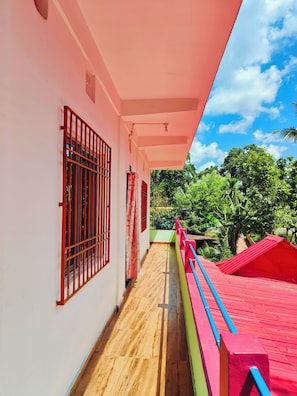 Habitación doble Confort, balcón, vista al parque | Detalle exterior