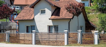Spacious Family Home near Lovnica