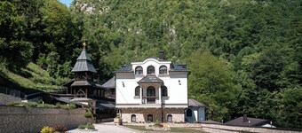 Family Home in Šekovići for 1–2 Families - AC + Patio