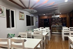 Dining - Armonia s Guest House (Puerto Princesa)