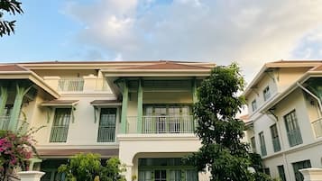 Luxury Villa, City View | City view