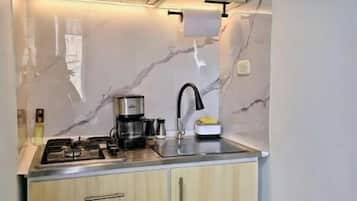 Apartment, City View | Private kitchen
