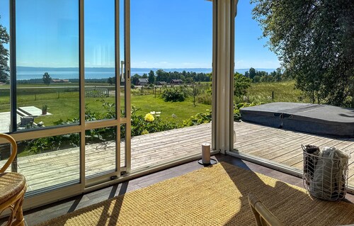 Lovely home in Habo with house sea view