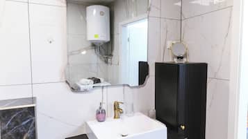 Standard Studio, Microwave (Nobile Studio in the Historic Town) | Bathroom