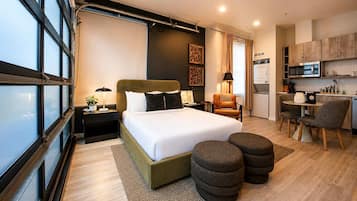 Desk, iron/ironing board, WiFi, bed sheets