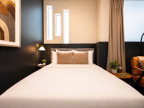 2 habitaciones, escritorio, tabla de planchar con plancha y wifi 