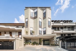 Property entrance - Cove Atman (Jakarta)