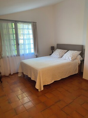 3 Schlafzimmer, Schreibtisch, Bügeleisen/Bügelbrett, Internetzugang