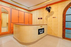 Hus | Reception