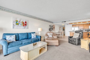 Smart TV, DVD player - Top Floor Beachfront with Amazing Views! Heated Pool, Free Parking, Free Activities! ~ 506 Chateaux (Indian Shores)
