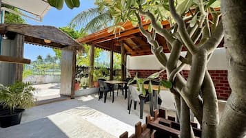 Tempat makan luar
