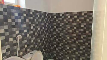 Standard Room, Pool Access, Beachside | Bathroom | Shower, free toiletries, bidet, towels