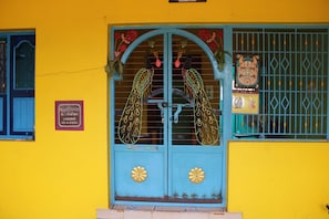 Exterior detail - Sri Arunachala Homestay (Tiruvannamalai)