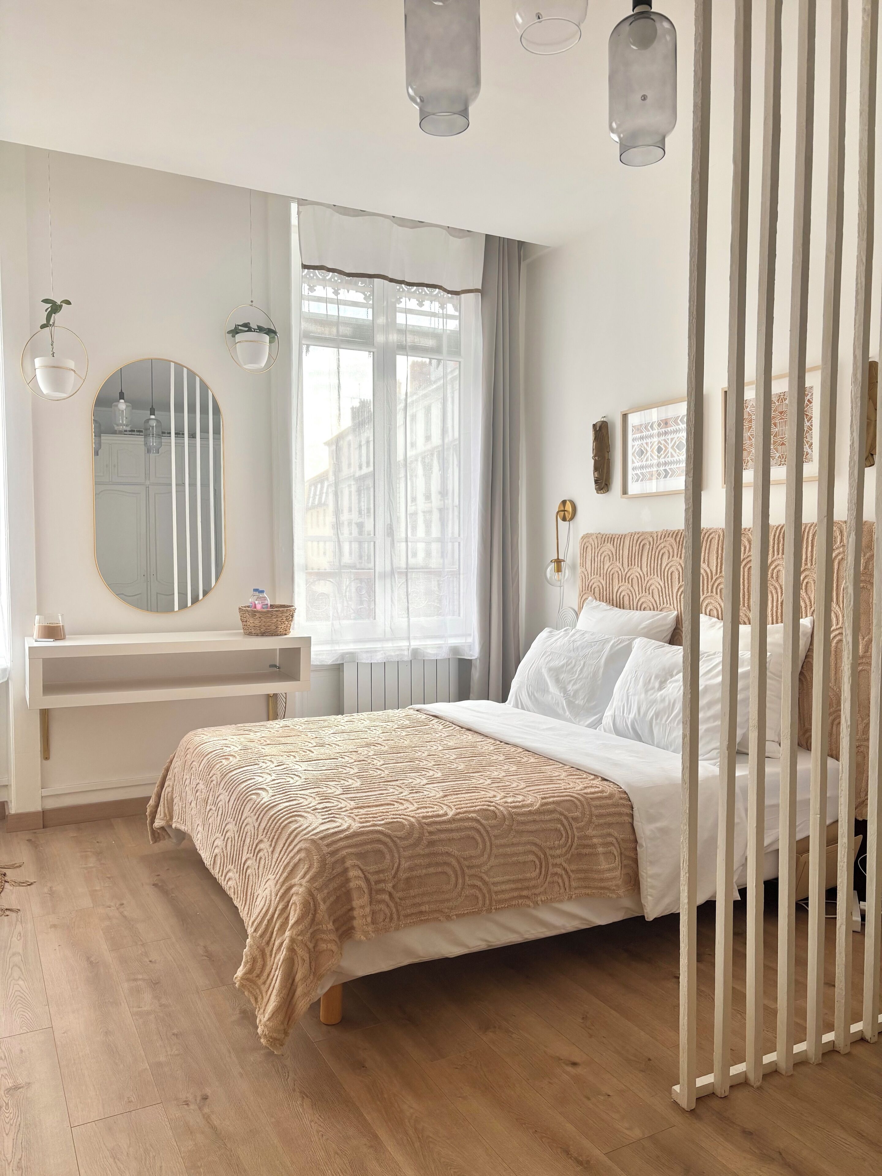Iron/ironing board, WiFi, bed sheets