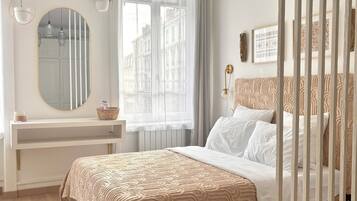Iron/ironing board, WiFi, bed sheets