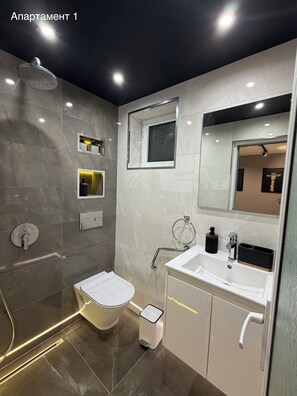 Shower, hair dryer, towels, soap - Have fun with the whole family at our stylish place. (Pomorie)