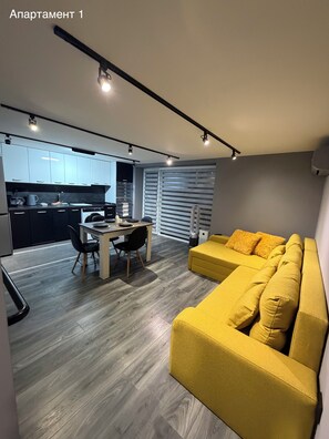 Smart TV - Have fun with the whole family at our stylish place. (Pomorie)