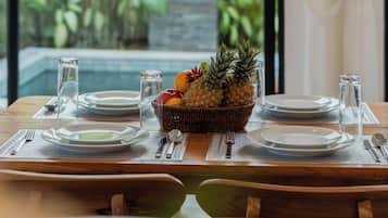 Comfort Villa, Pool View | Dining