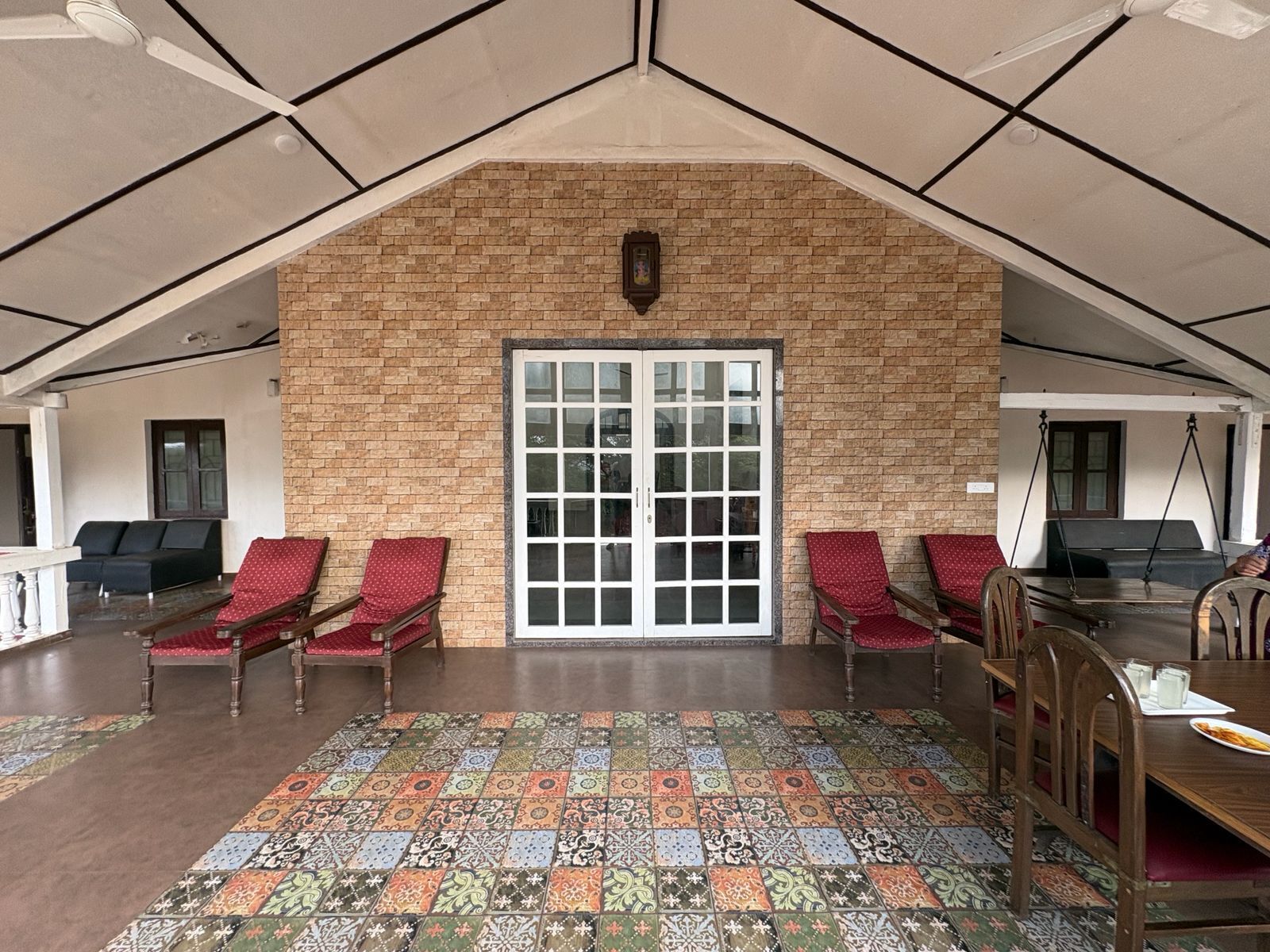Classic Villa | Outdoor dining