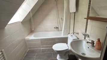 Articles de toilette gratuits, serviettes fournies, savon, shampoing