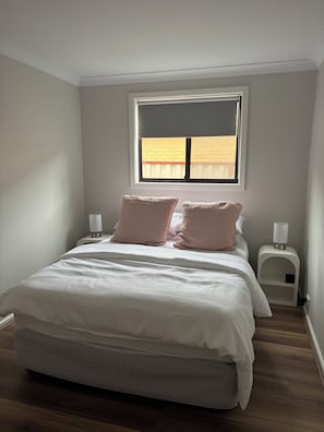 Bed sheets - The Eight Stay Ballarat. Family-friendly, 7mins to Ballarat Central (Sebastopol)
