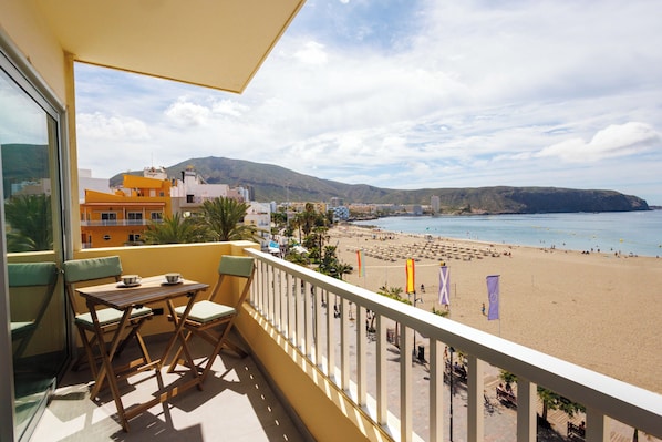 Outdoor dining - Vrbo Property (Arona)