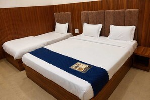 Tripla Luxury, vista montagna | Postazione laptop, Wi-Fi gratuito