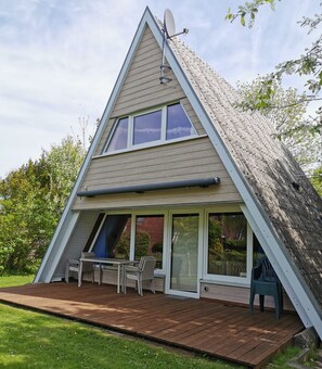 Exterior - Vrbo Property (Damp)