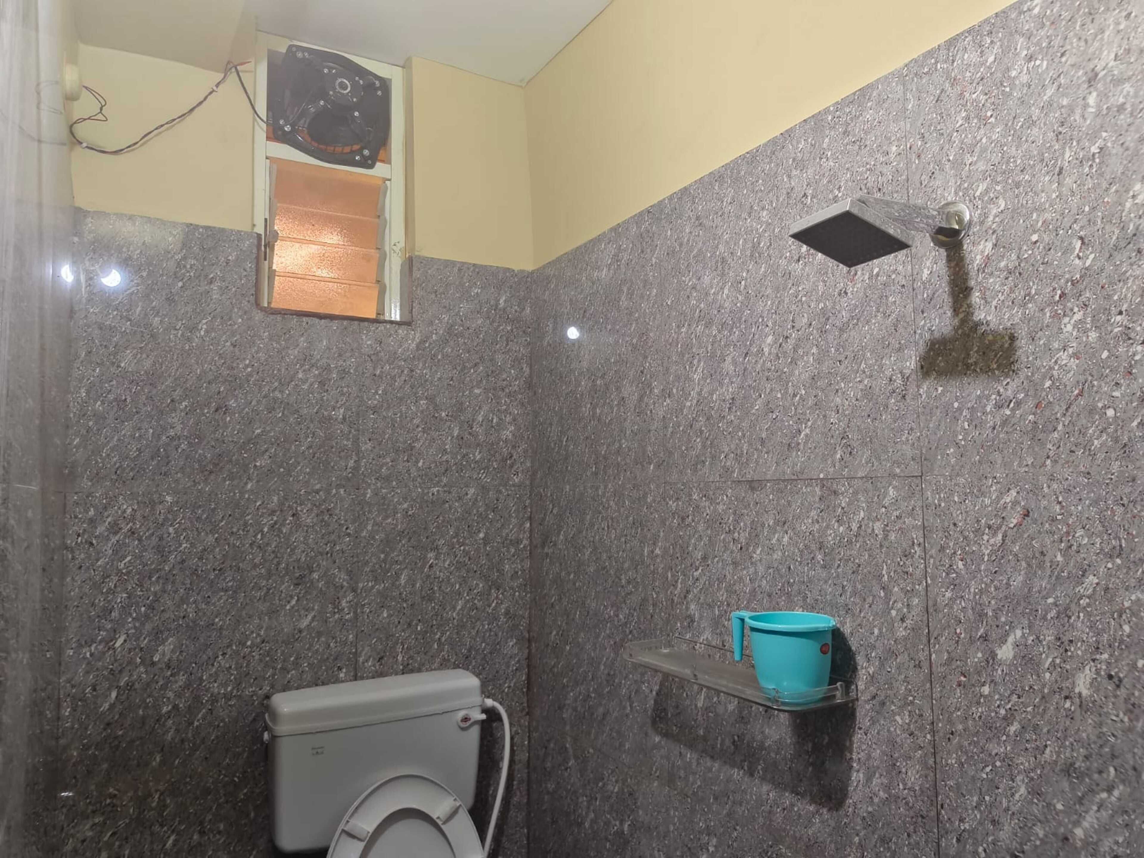 Habitación Deluxe | Baño | Ducha, jabón y champú