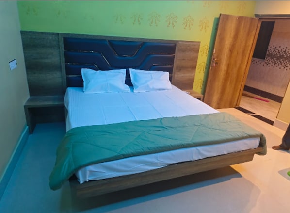 Standard Room | WiFi (free), bed sheets - Acharya Residency (Puri)