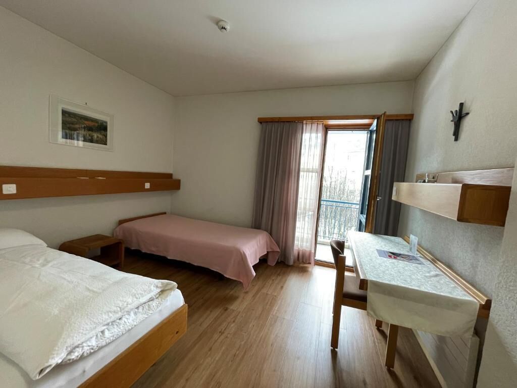Habitación estándar doble, balcón | Wifi gratis y ropa de cama