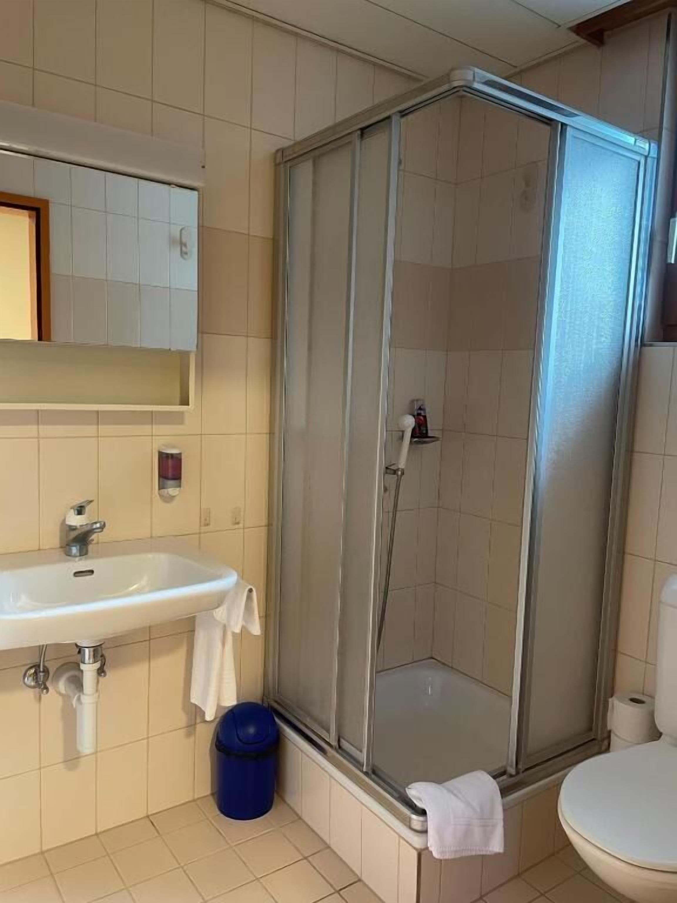 Habitación triple estándar | Baño