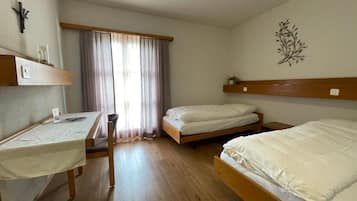 Standard Double Room, Balcony | Free WiFi, bed sheets