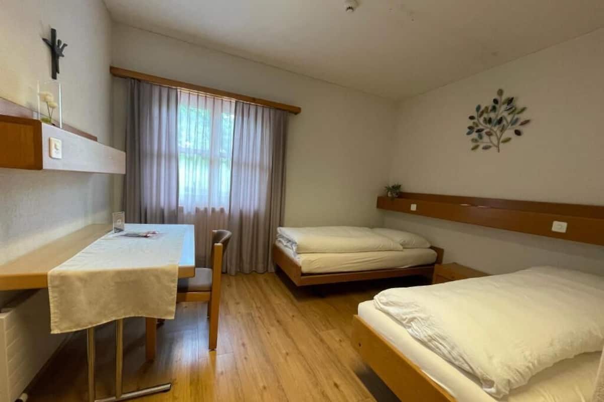 Habitación doble estándar | Wifi gratis y ropa de cama