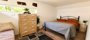 2 bedrooms, bed sheets