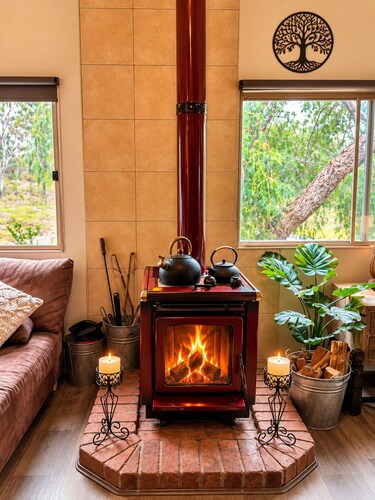 Willow Cabin - Peaceful Rural Retreat - Pet Friendly