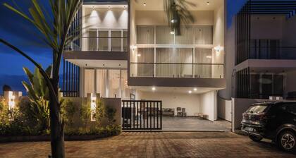 Diamond Blue Poll Villa D4bhk Luxurious Vegfood