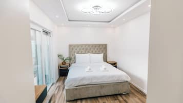 Iron/ironing board, WiFi (free)
