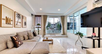 Sora House, Private Poolhouse, 4BR Near Chaweng Beach only 2km.