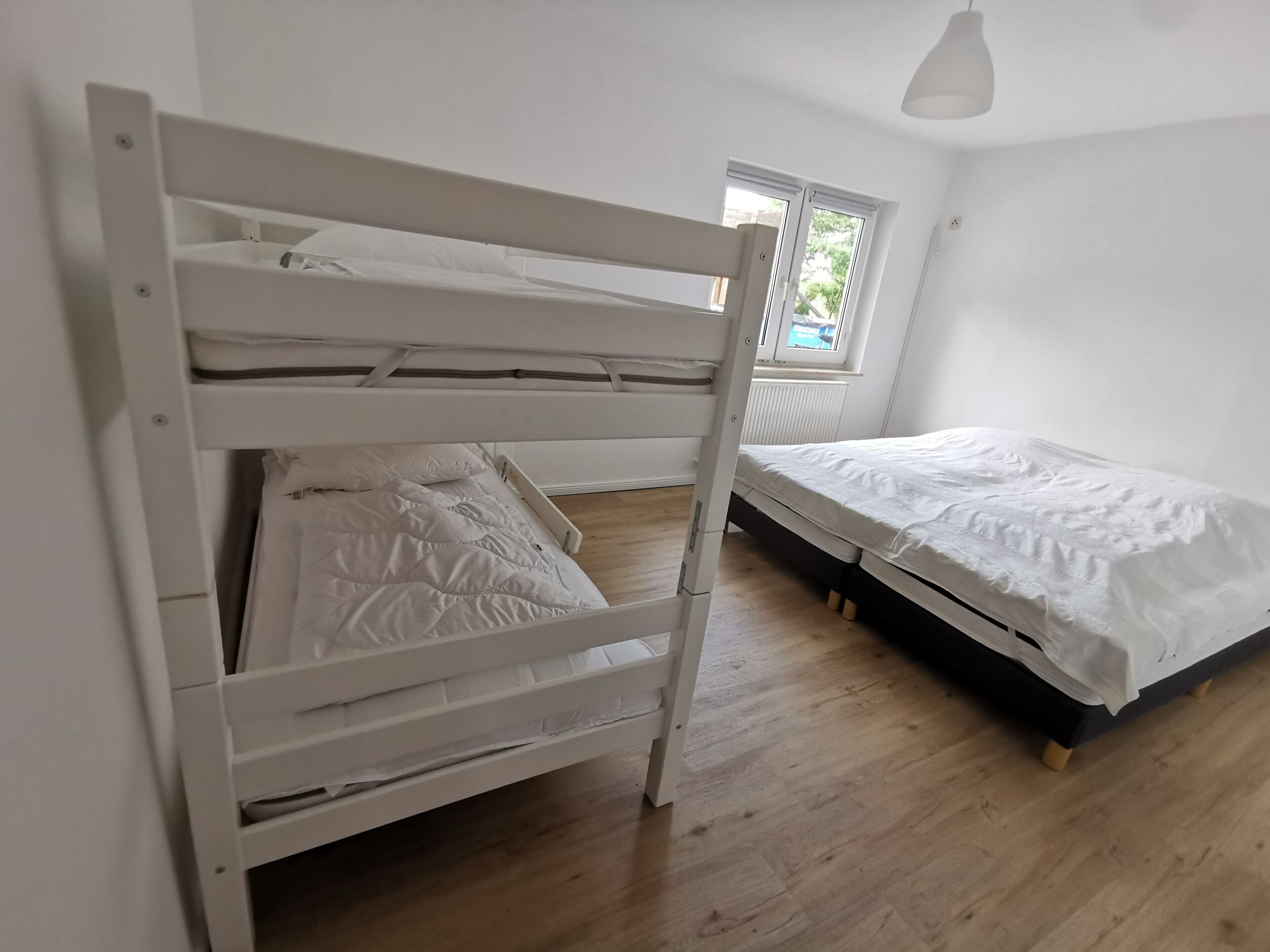 Bügeleisen/Bügelbrett, WLAN, Bettwäsche