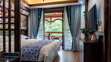 Blackout curtains, free WiFi, individually decorated